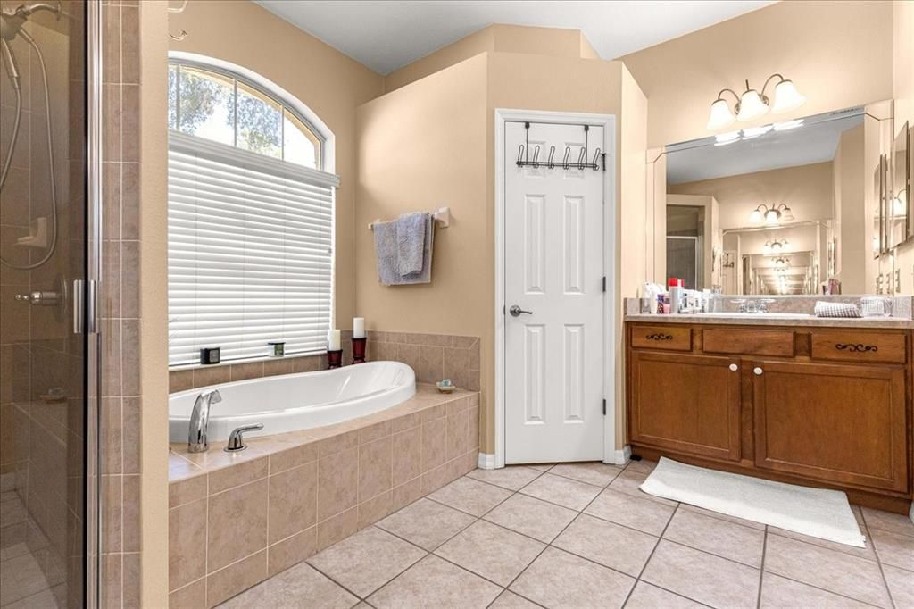 En Venta: $420,000 (3 camas, 2 baños, 2117 Pies cuadrados)