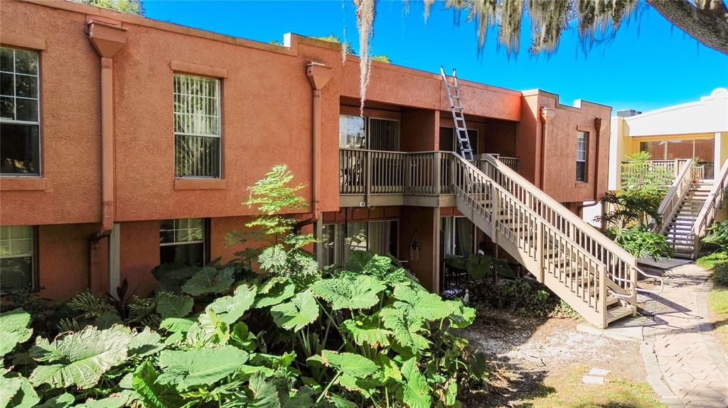 待售: $189,000 (2 贝兹, 1 浴室, 1116 平方英尺)