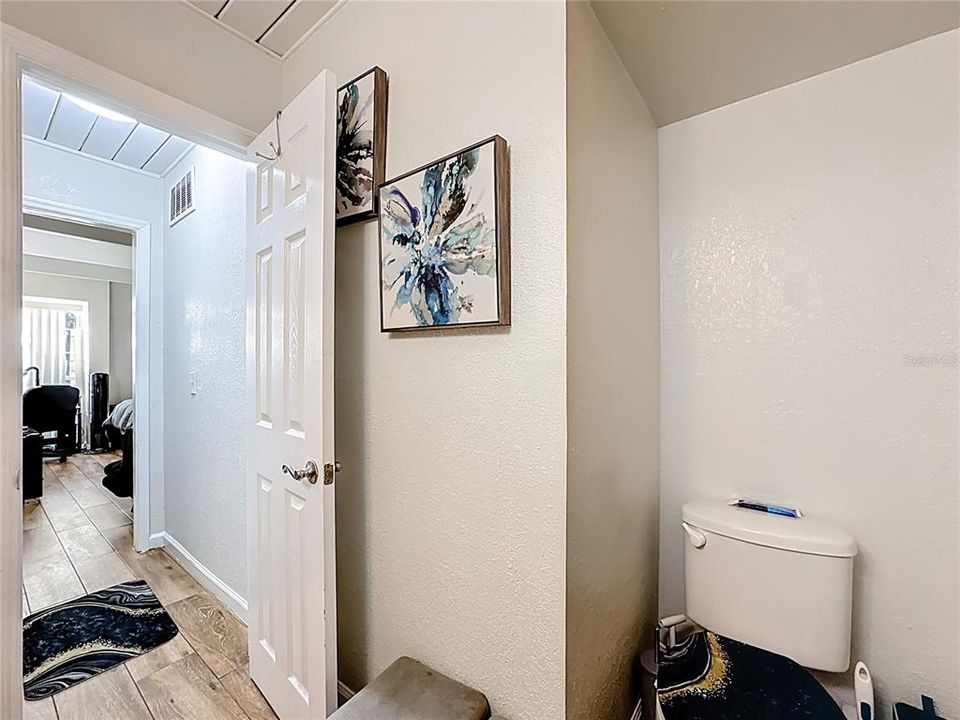 待售: $189,000 (2 贝兹, 1 浴室, 1116 平方英尺)