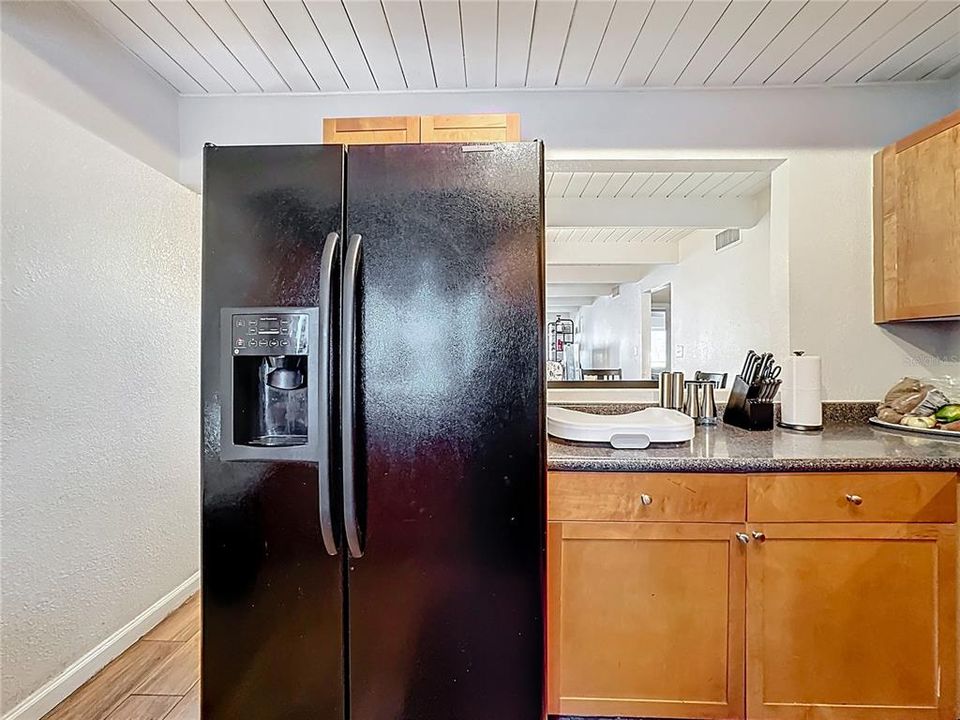 待售: $189,000 (2 贝兹, 1 浴室, 1116 平方英尺)