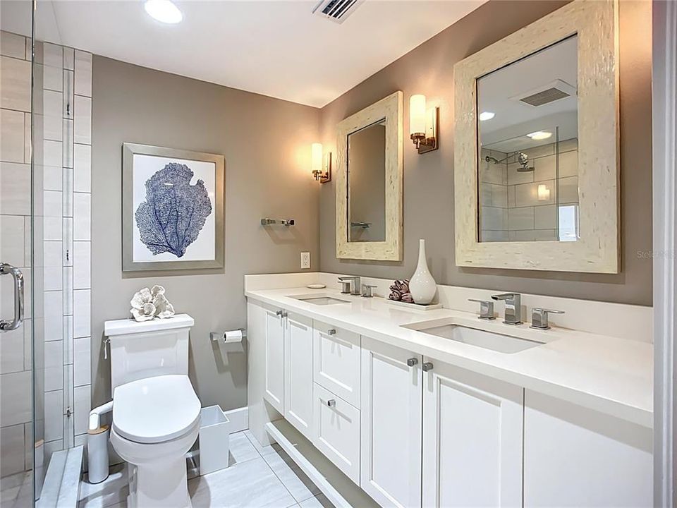 For Sale: $799,000 (2 beds, 2 baths, 1266 Square Feet)