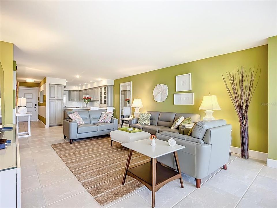 For Sale: $799,000 (2 beds, 2 baths, 1266 Square Feet)