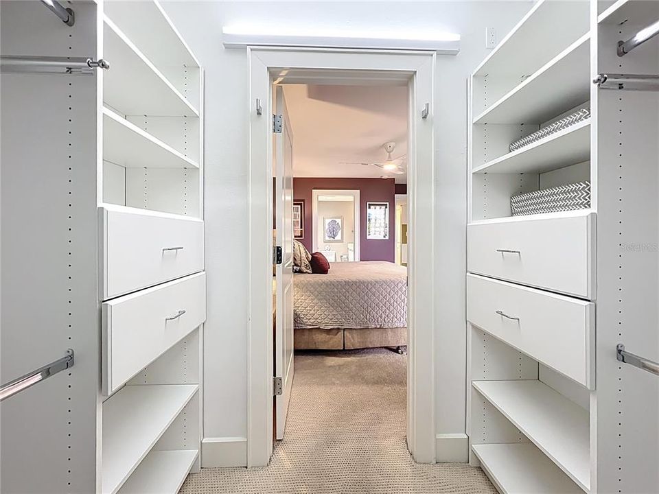 For Sale: $799,000 (2 beds, 2 baths, 1266 Square Feet)