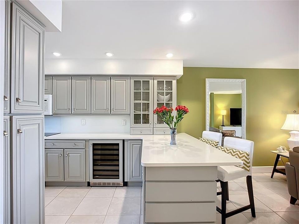 For Sale: $799,000 (2 beds, 2 baths, 1266 Square Feet)