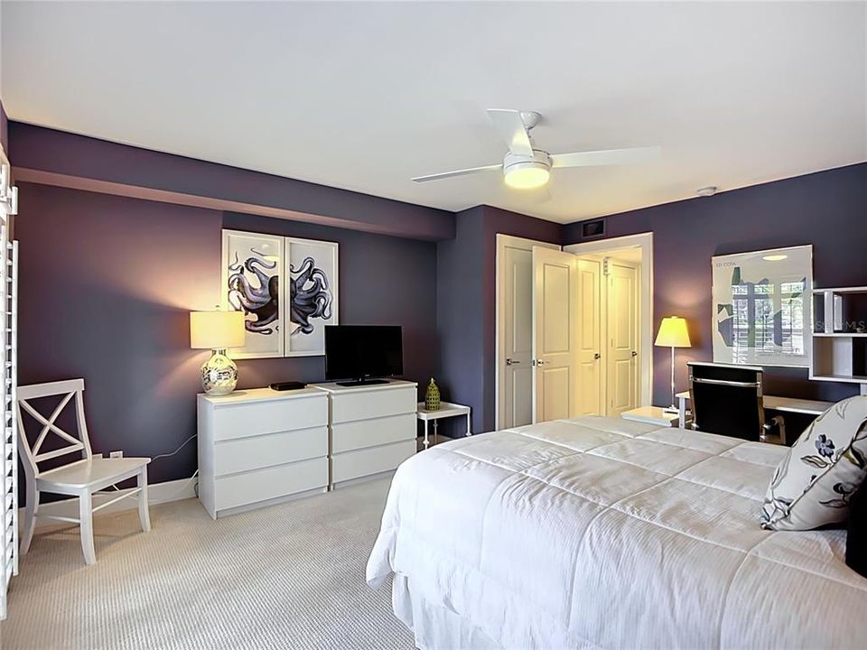 For Sale: $799,000 (2 beds, 2 baths, 1266 Square Feet)