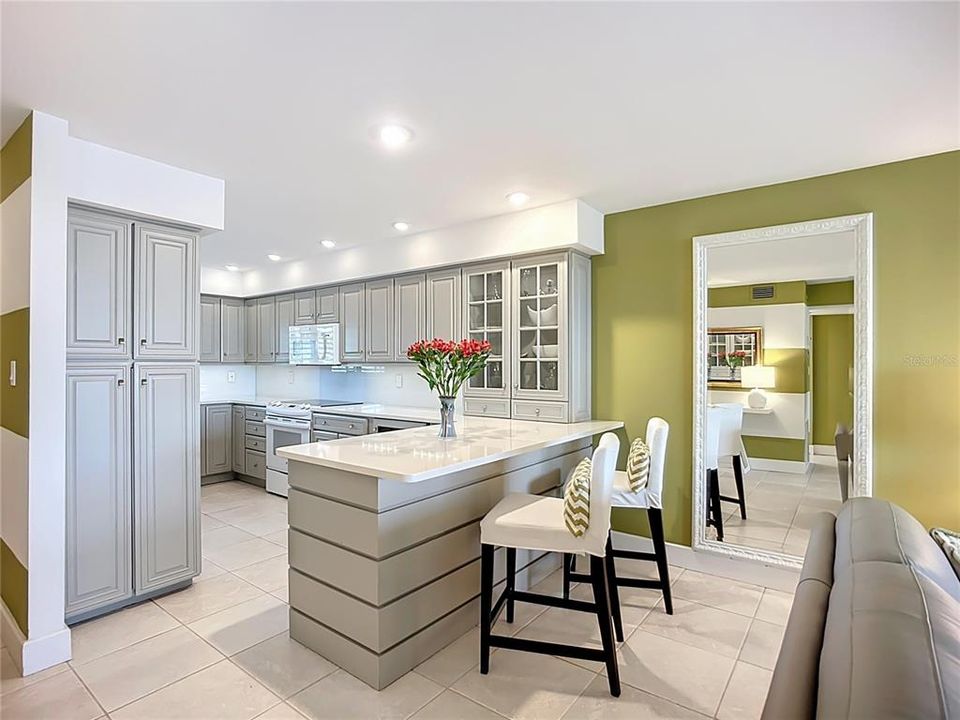 For Sale: $799,000 (2 beds, 2 baths, 1266 Square Feet)