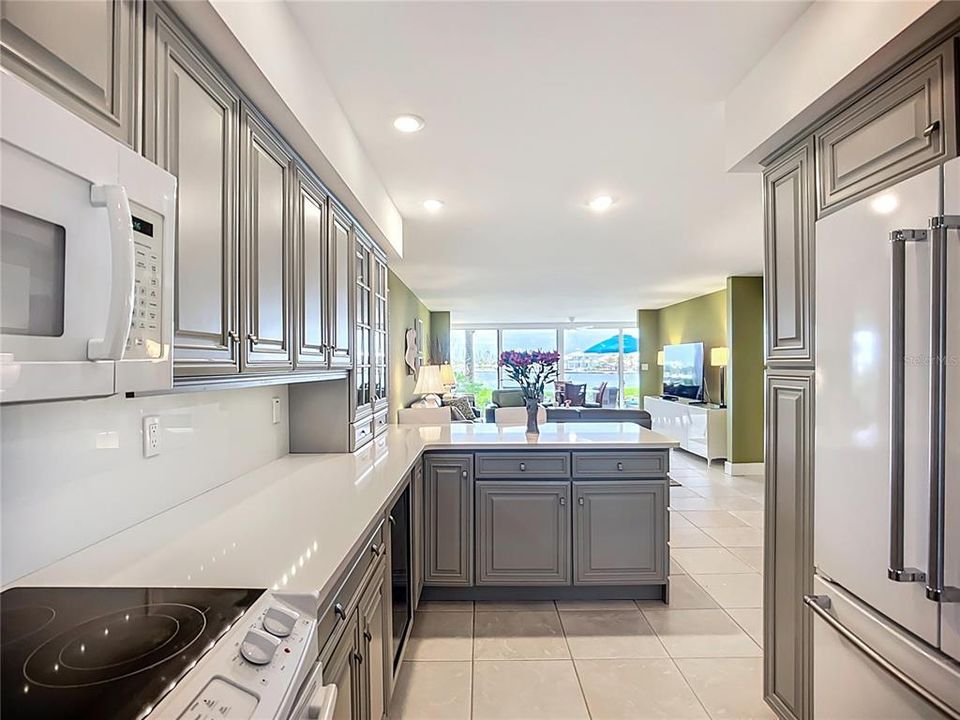 For Sale: $799,000 (2 beds, 2 baths, 1266 Square Feet)