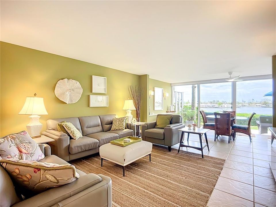 For Sale: $799,000 (2 beds, 2 baths, 1266 Square Feet)