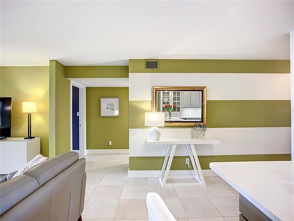 For Sale: $799,000 (2 beds, 2 baths, 1266 Square Feet)