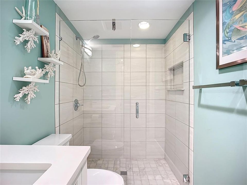 For Sale: $799,000 (2 beds, 2 baths, 1266 Square Feet)