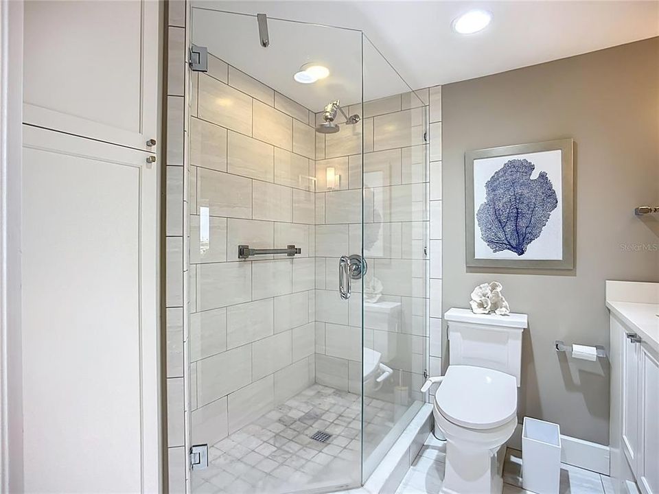 For Sale: $799,000 (2 beds, 2 baths, 1266 Square Feet)