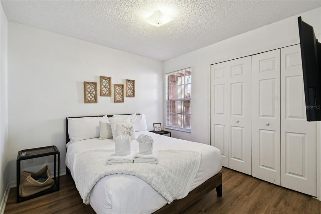 For Sale: $229,000 (3 beds, 2 baths, 1350 Square Feet)