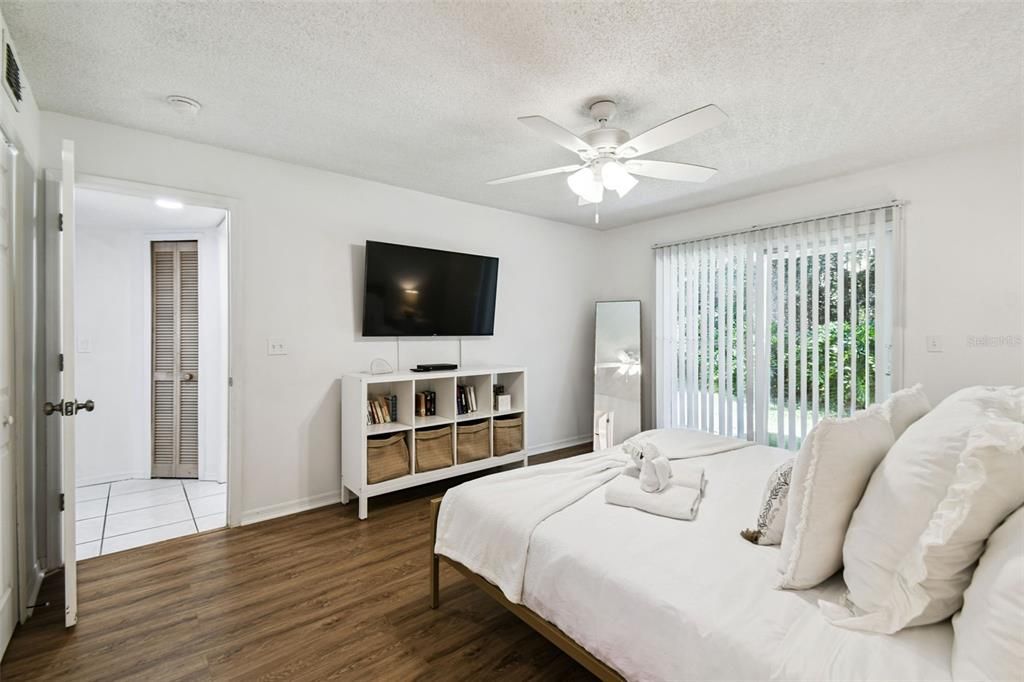 For Sale: $229,000 (3 beds, 2 baths, 1350 Square Feet)