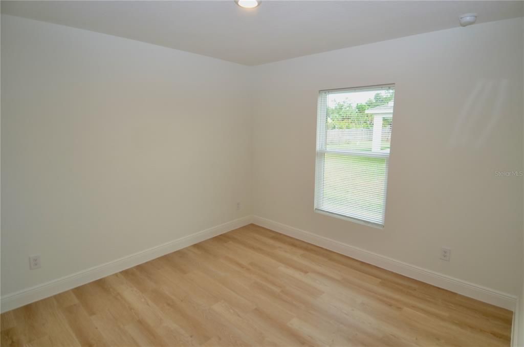 В аренду: $1,990 (4 спален, 2 ванн, 1556 Квадратных фут)