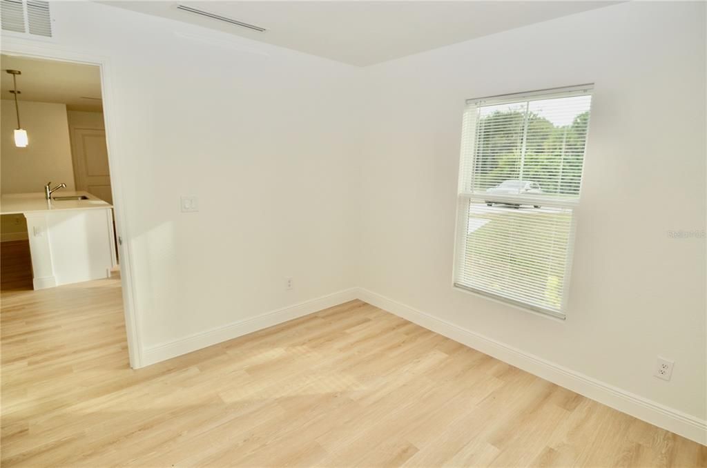 В аренду: $1,990 (4 спален, 2 ванн, 1556 Квадратных фут)