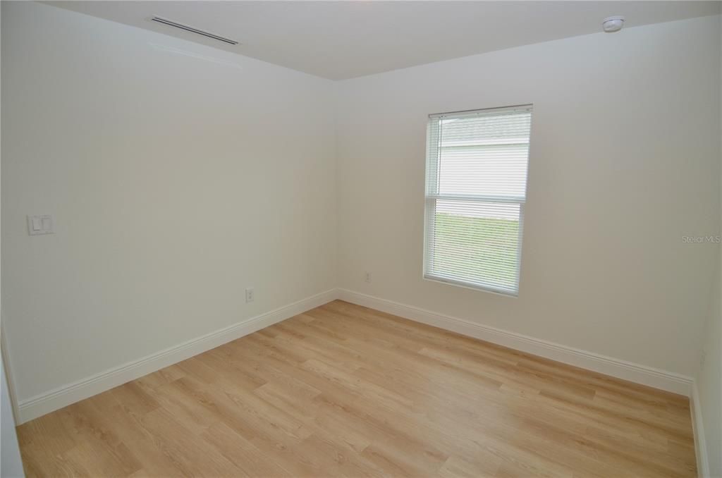 В аренду: $1,990 (4 спален, 2 ванн, 1556 Квадратных фут)