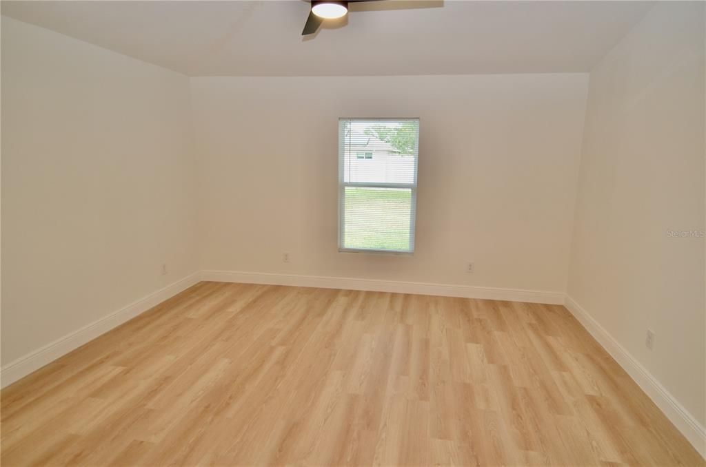 В аренду: $1,990 (4 спален, 2 ванн, 1556 Квадратных фут)