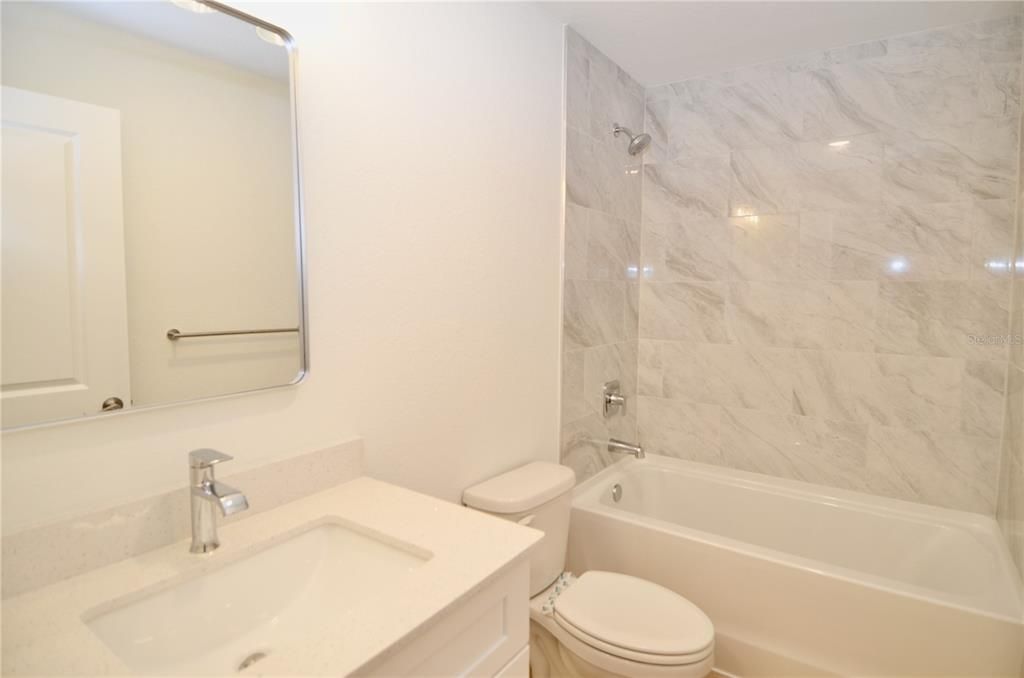 В аренду: $1,990 (4 спален, 2 ванн, 1556 Квадратных фут)