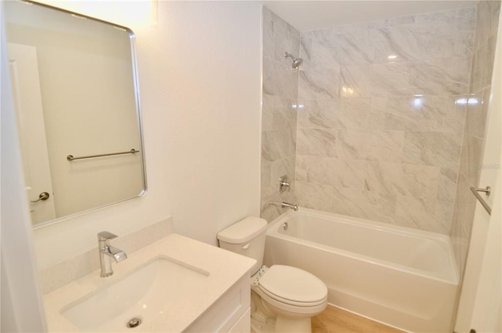 В аренду: $1,990 (4 спален, 2 ванн, 1556 Квадратных фут)