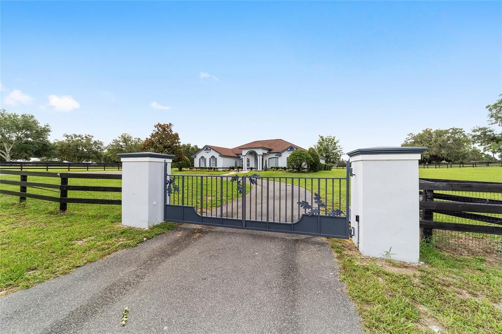 待售: $1,650,000 (4 贝兹, 3 浴室, 2395 平方英尺)