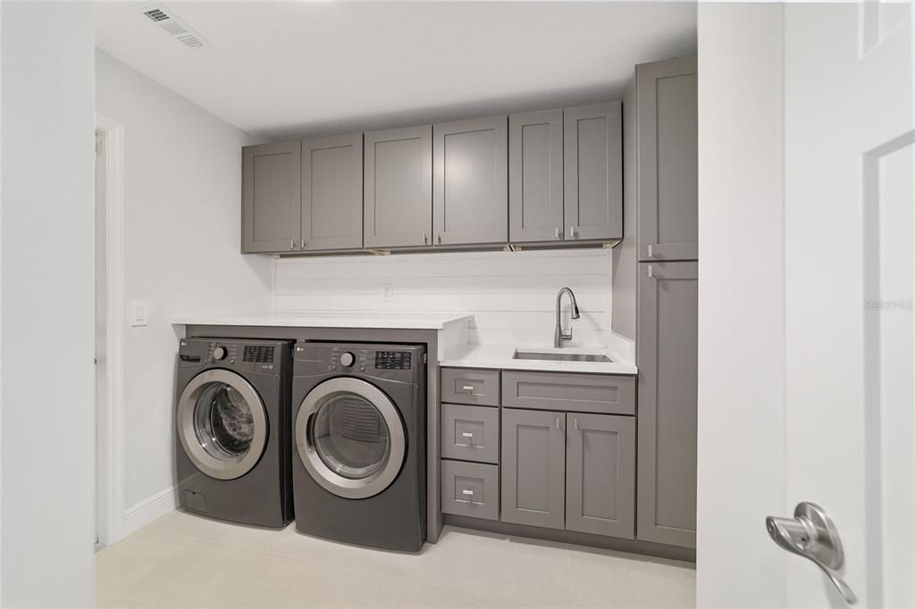 待售: $1,650,000 (4 贝兹, 3 浴室, 2395 平方英尺)