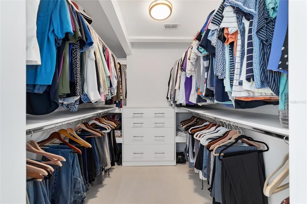 待售: $1,650,000 (4 贝兹, 3 浴室, 2395 平方英尺)