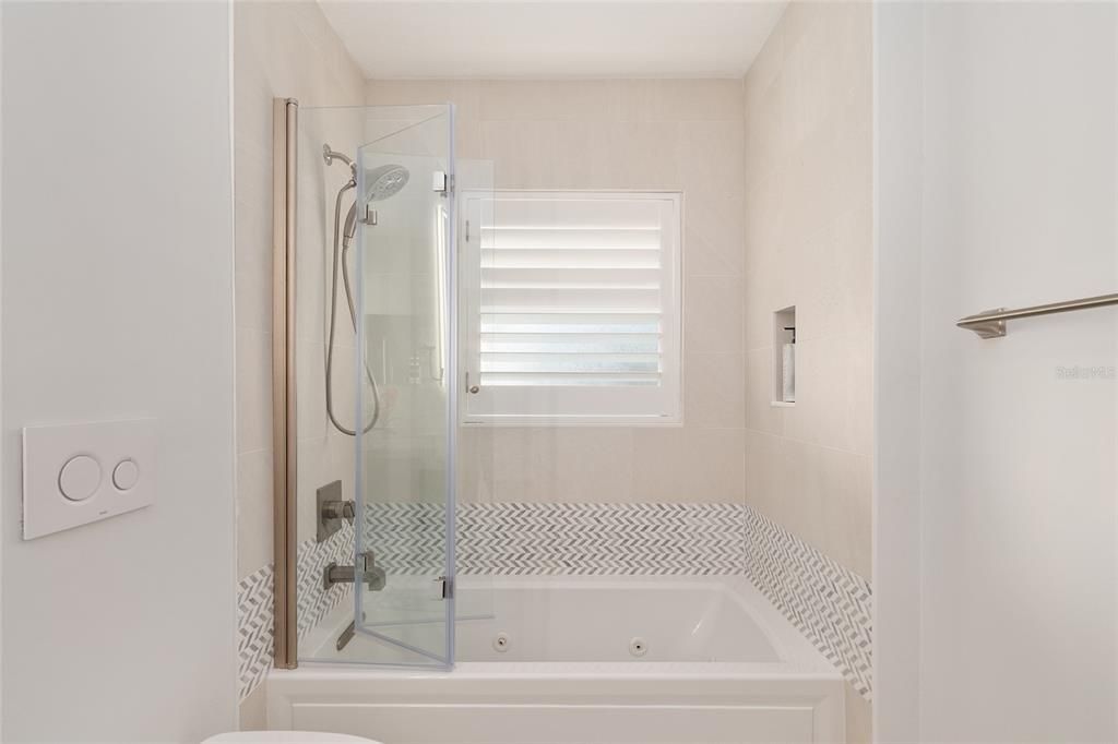 待售: $1,650,000 (4 贝兹, 3 浴室, 2395 平方英尺)