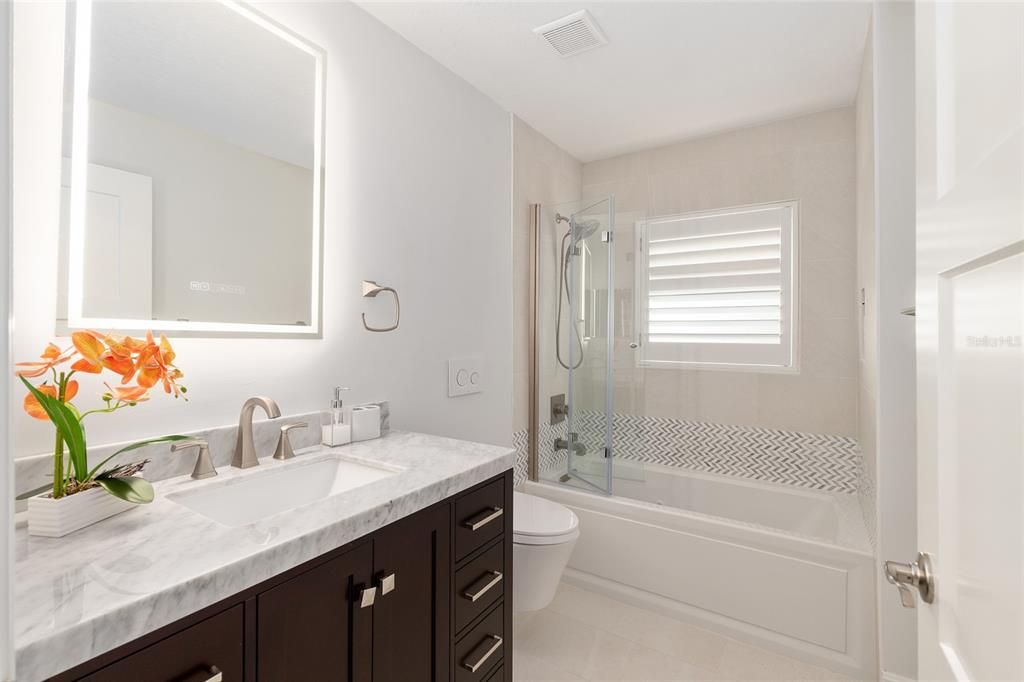 待售: $1,650,000 (4 贝兹, 3 浴室, 2395 平方英尺)