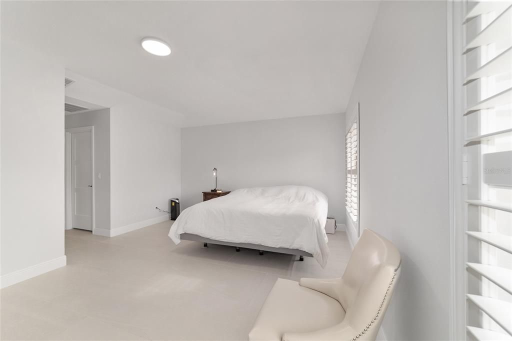 待售: $1,650,000 (4 贝兹, 3 浴室, 2395 平方英尺)