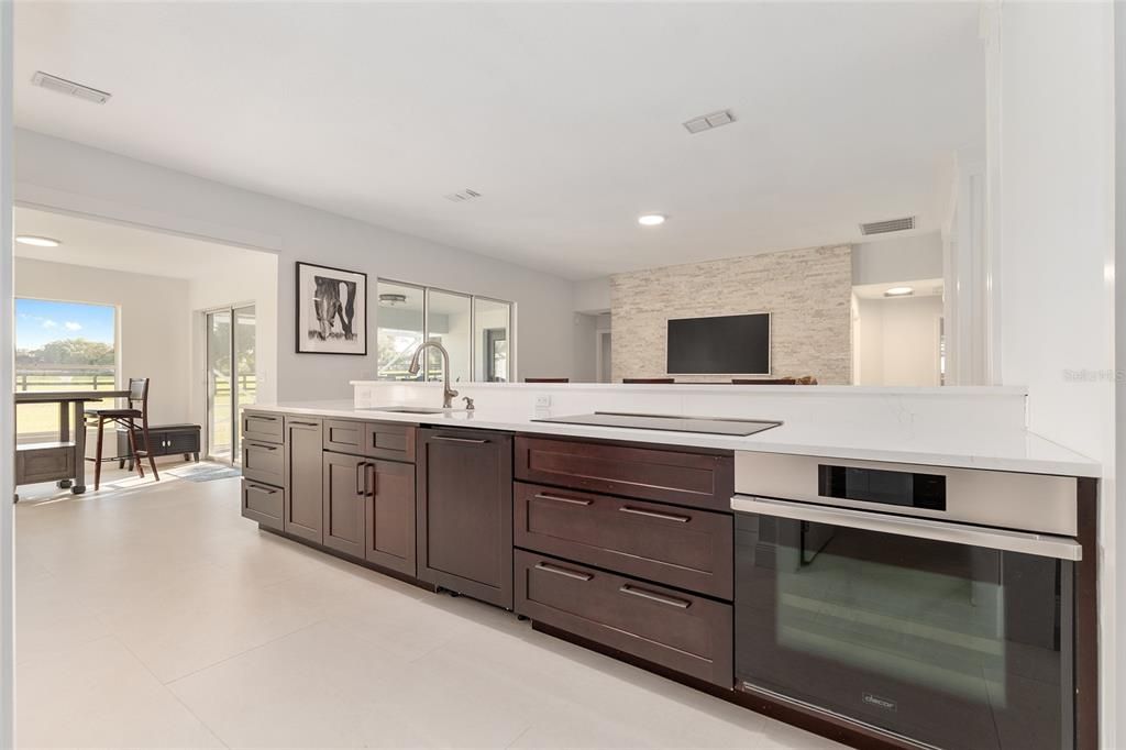 待售: $1,650,000 (4 贝兹, 3 浴室, 2395 平方英尺)