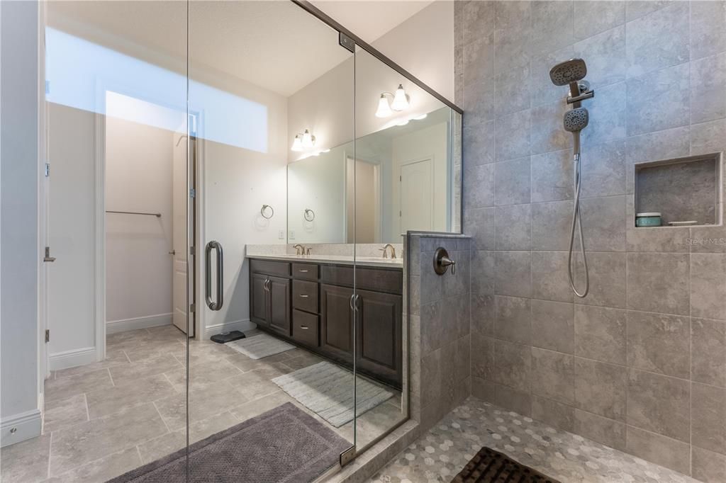 For Rent: $3,700 (4 beds, 3 baths, 2267 Square Feet)