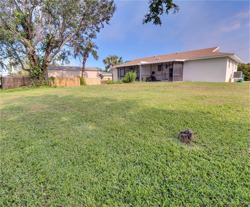 待售: $429,000 (4 贝兹, 0 浴室, 1800 平方英尺)