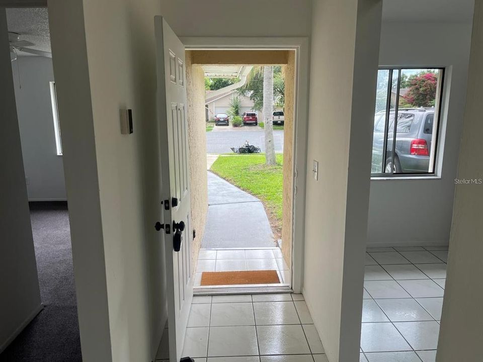 For Rent: $1,900 (2 beds, 2 baths, 930 Square Feet)