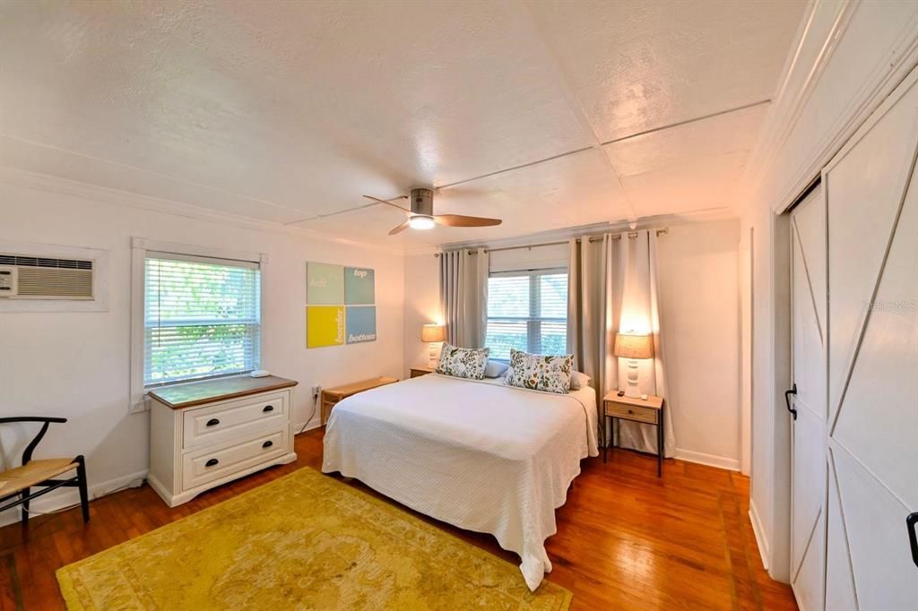 В аренду: $3,800 (5 спален, 3 ванн, 2200 Квадратных фут)