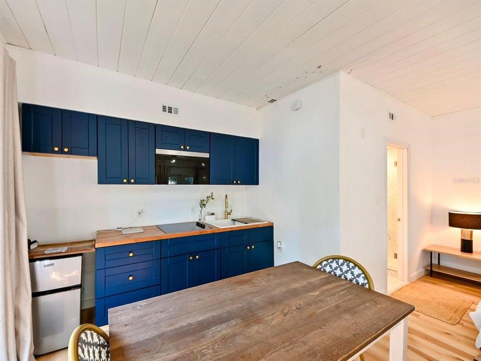 В аренду: $3,800 (5 спален, 3 ванн, 2200 Квадратных фут)