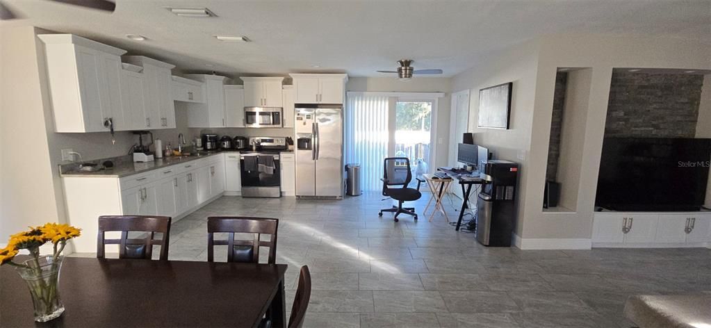 待售: $310,000 (3 贝兹, 2 浴室, 1344 平方英尺)