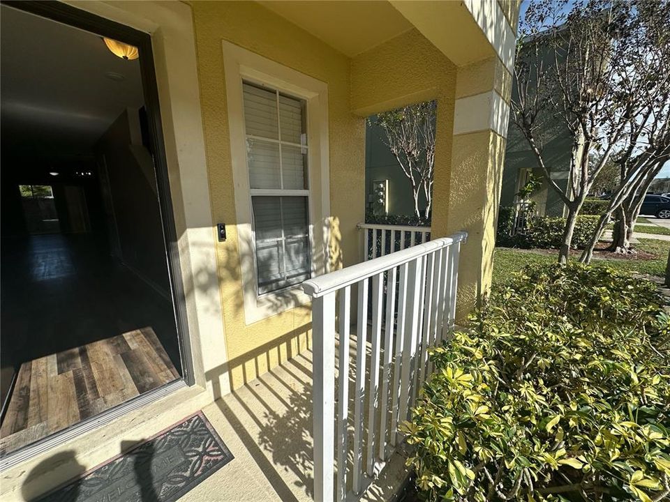 For Rent: $2,100 (3 beds, 2 baths, 1872 Square Feet)