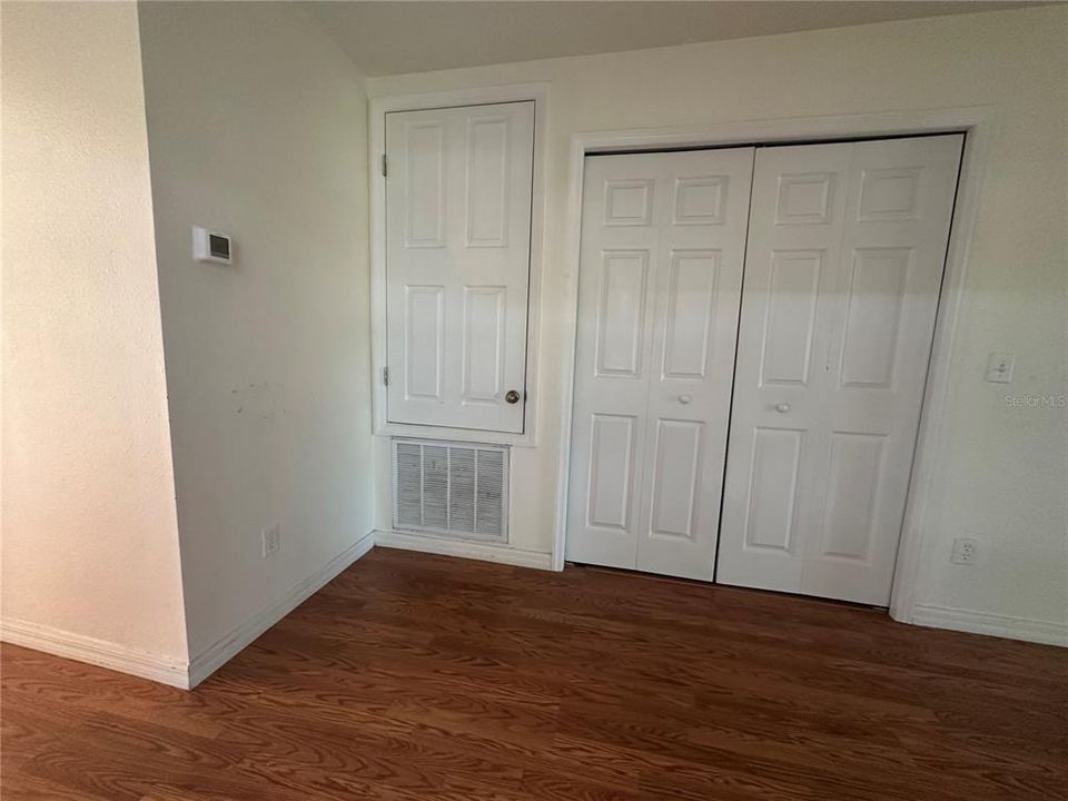 For Rent: $2,100 (3 beds, 2 baths, 1872 Square Feet)