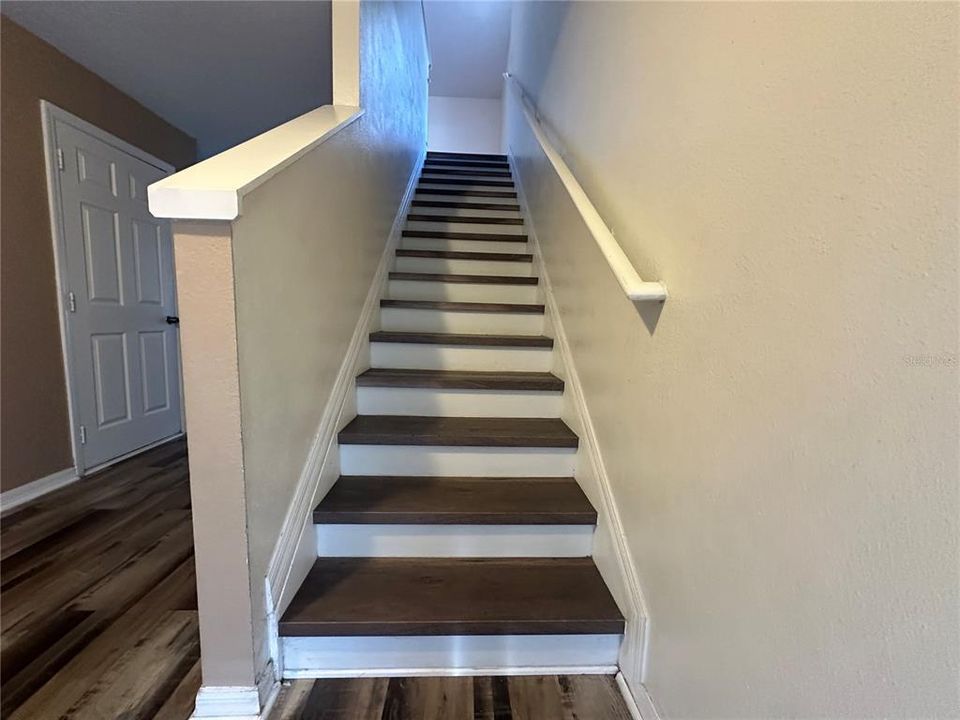 For Rent: $2,100 (3 beds, 2 baths, 1872 Square Feet)