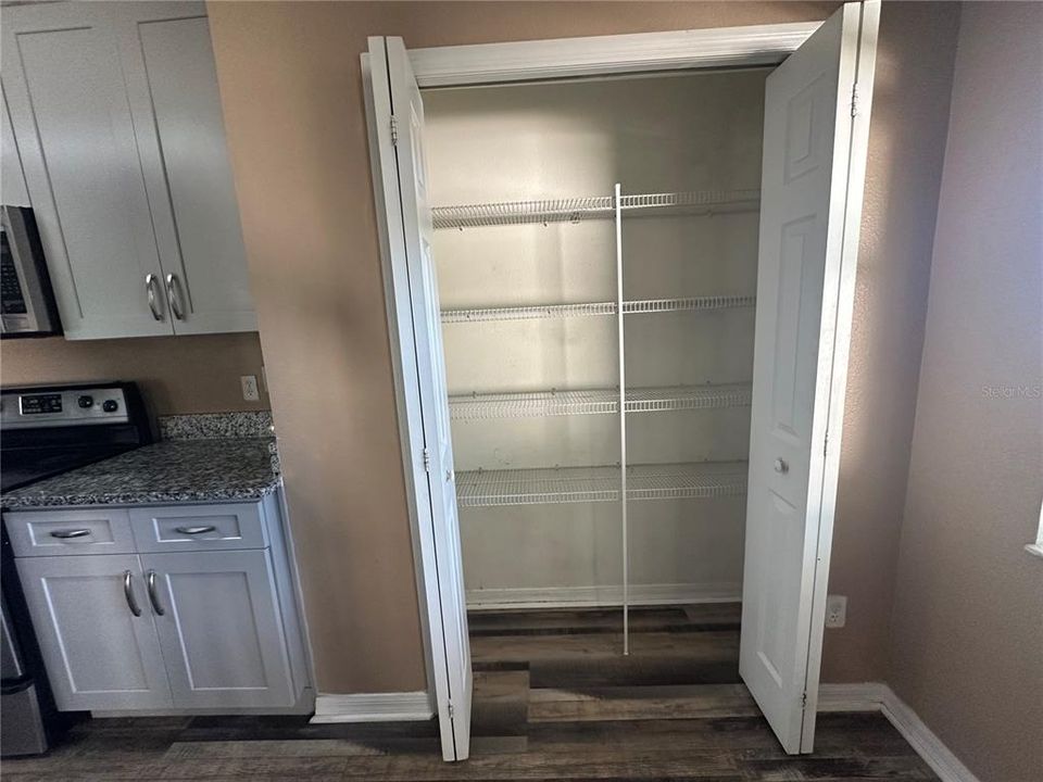 For Rent: $2,100 (3 beds, 2 baths, 1872 Square Feet)