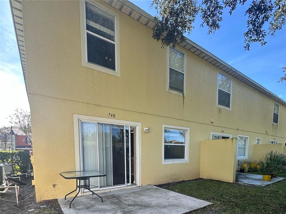 For Rent: $2,100 (3 beds, 2 baths, 1872 Square Feet)