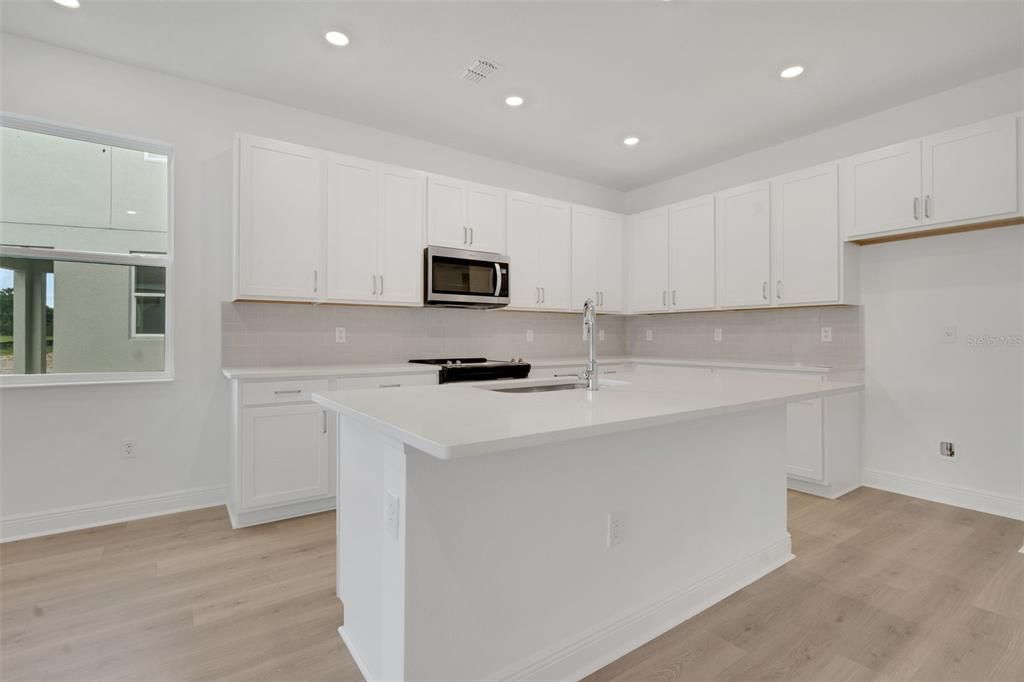 En Venta: $374,990 (4 camas, 2 baños, 2110 Pies cuadrados)