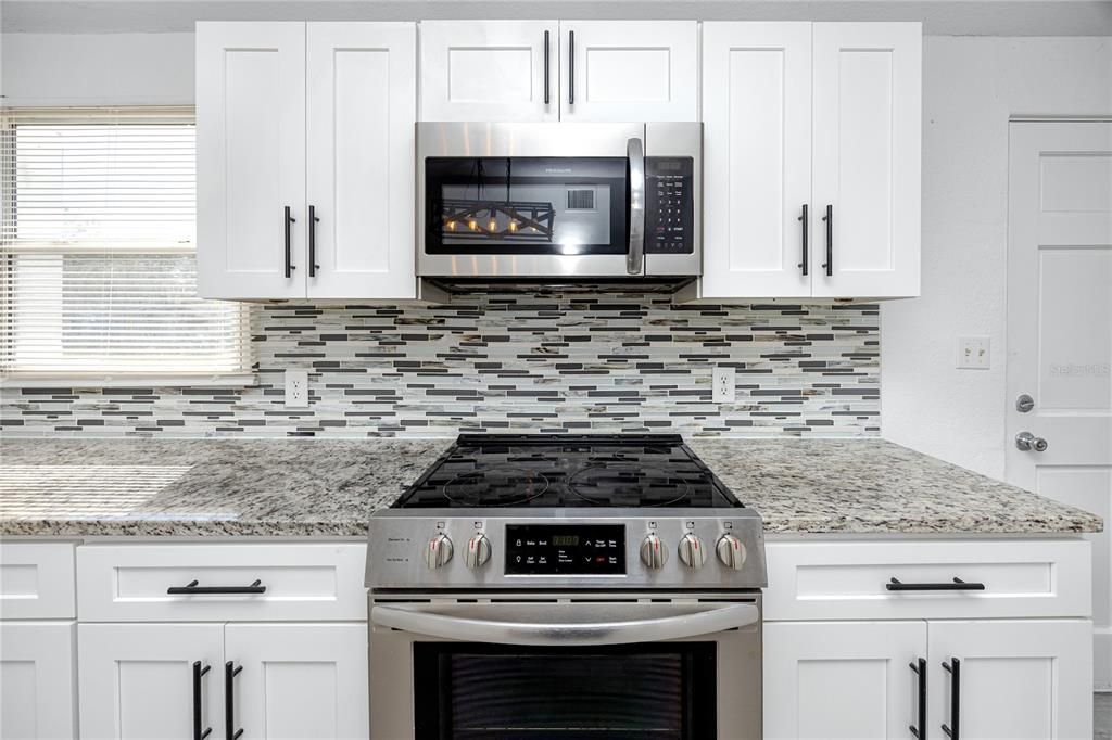 出租: $2,400 (3 贝兹, 2 浴室, 1125 平方英尺)