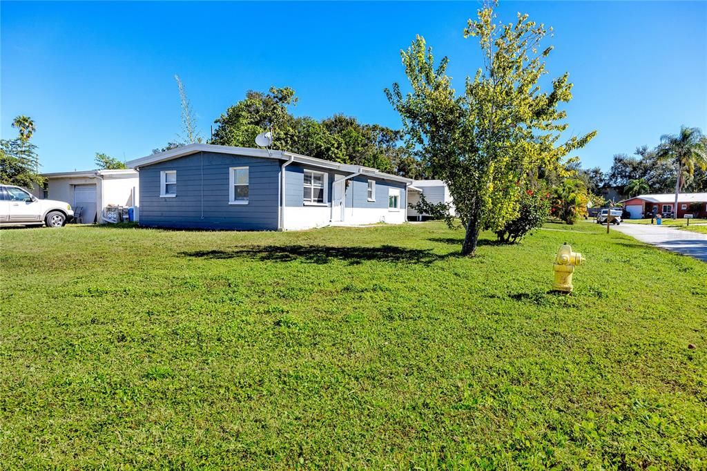 出租: $2,400 (3 贝兹, 2 浴室, 1125 平方英尺)