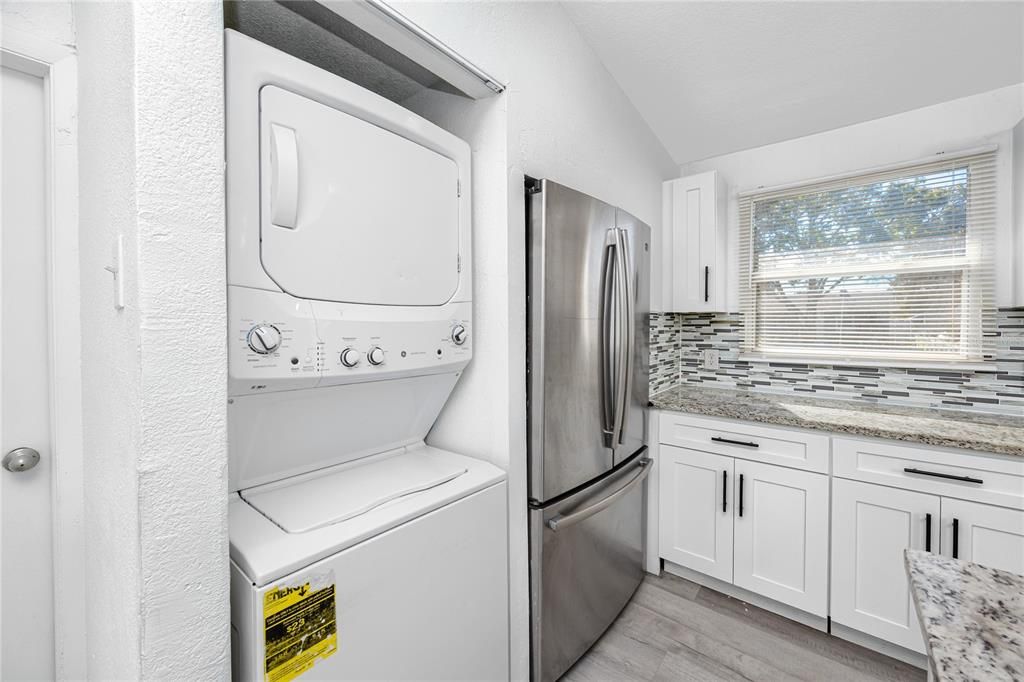 出租: $2,400 (3 贝兹, 2 浴室, 1125 平方英尺)