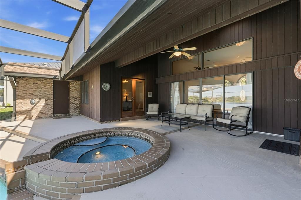 На продажу: $919,000 (5 спален, 3 ванн, 3839 Квадратных фут)