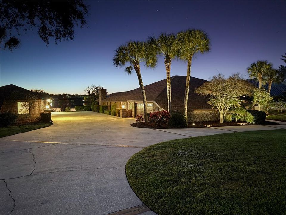 На продажу: $919,000 (5 спален, 3 ванн, 3839 Квадратных фут)