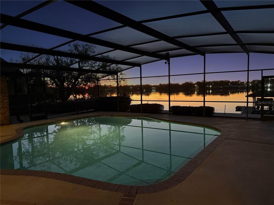 На продажу: $919,000 (5 спален, 3 ванн, 3839 Квадратных фут)