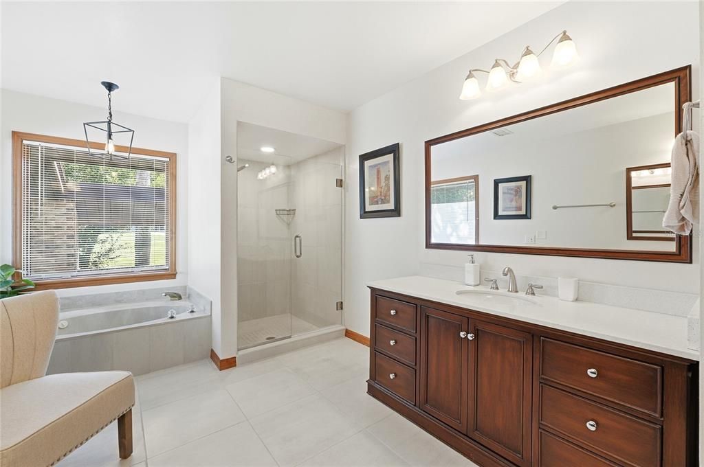 На продажу: $919,000 (5 спален, 3 ванн, 3839 Квадратных фут)