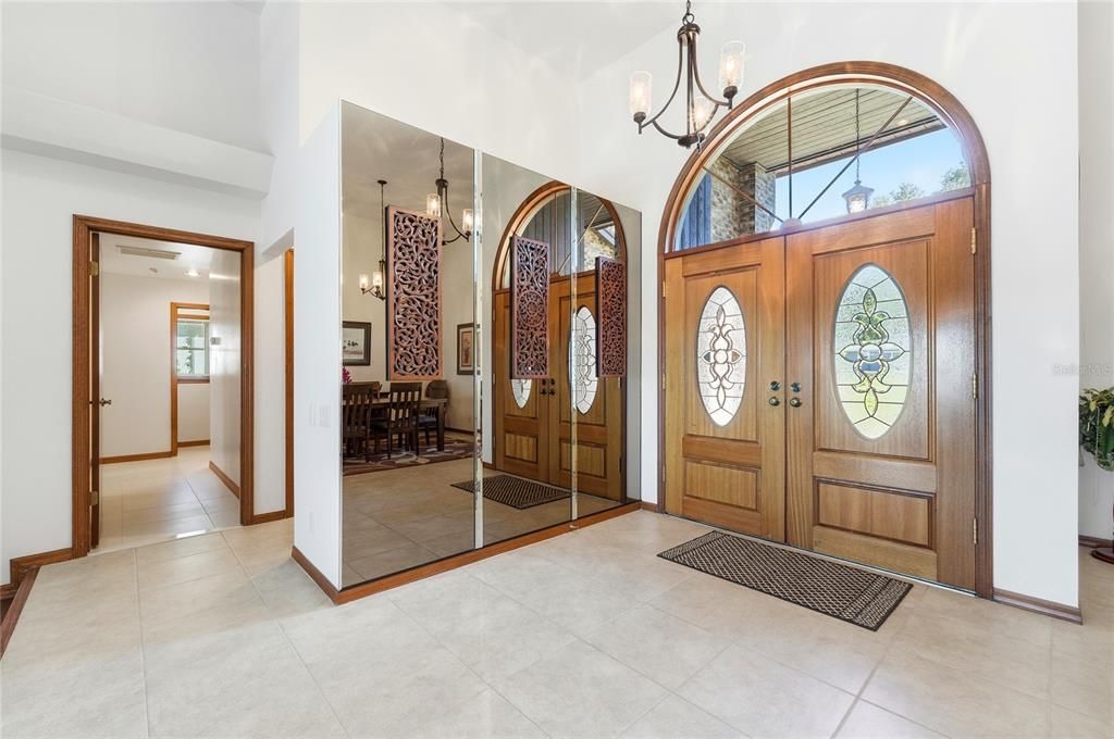 На продажу: $919,000 (5 спален, 3 ванн, 3839 Квадратных фут)